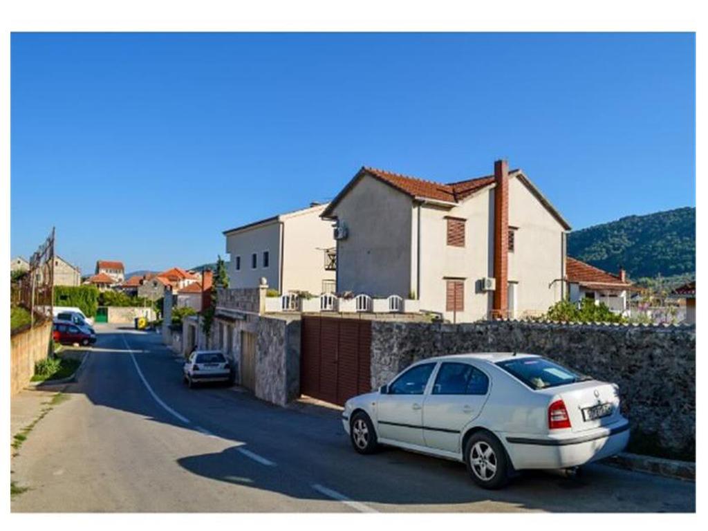 Apartments Srhoj Stari Grad Kültér fotó