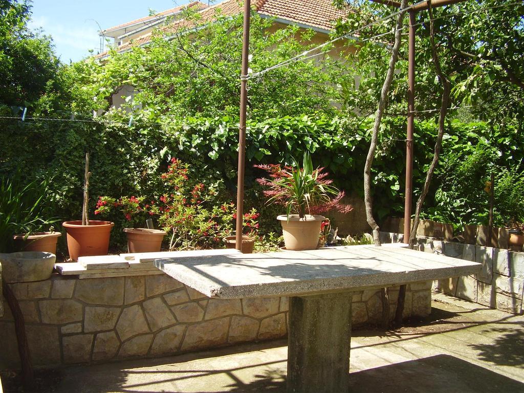 Apartments Srhoj Stari Grad Kültér fotó