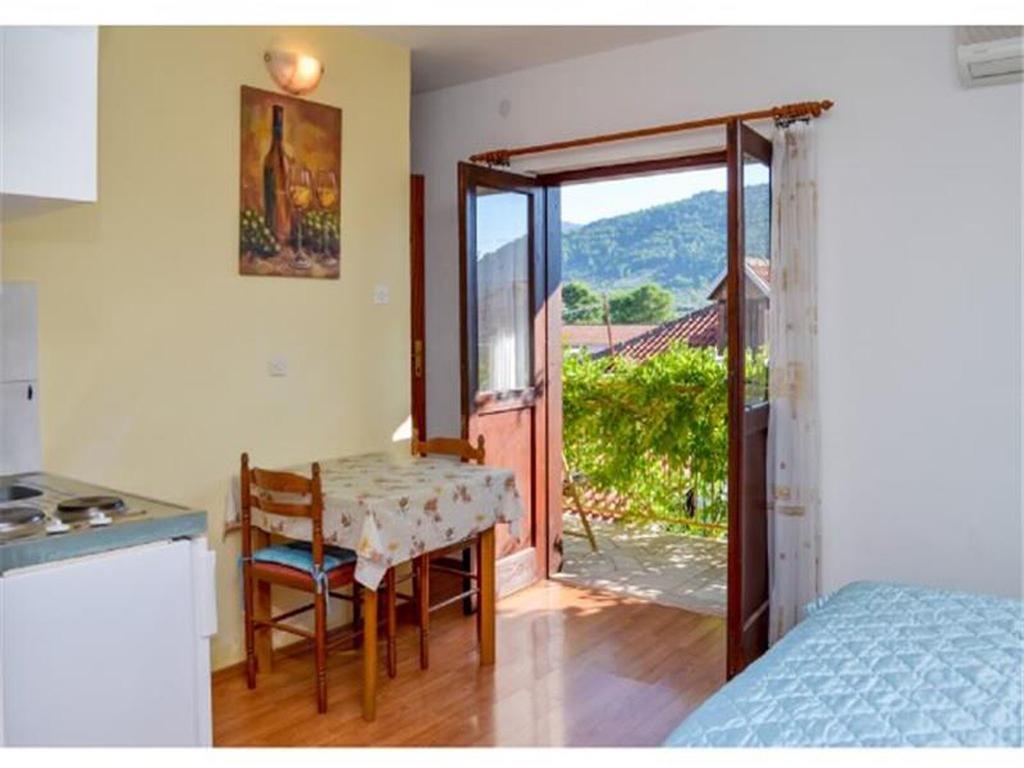 Apartments Srhoj Stari Grad Kültér fotó