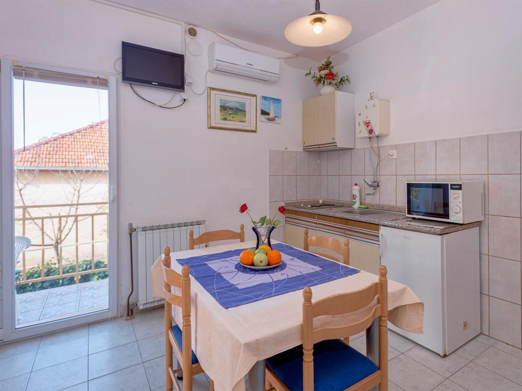 Apartments Srhoj Stari Grad Kültér fotó