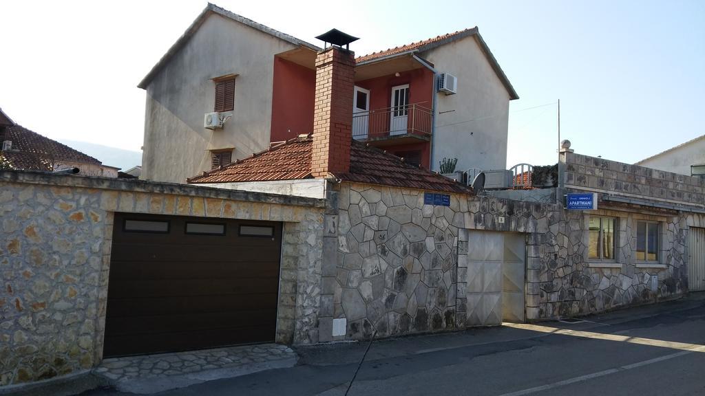 Apartments Srhoj Stari Grad Kültér fotó