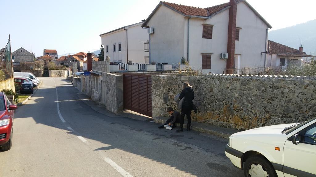 Apartments Srhoj Stari Grad Kültér fotó