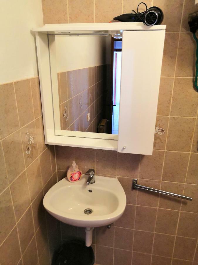 Apartments Srhoj Stari Grad Kültér fotó