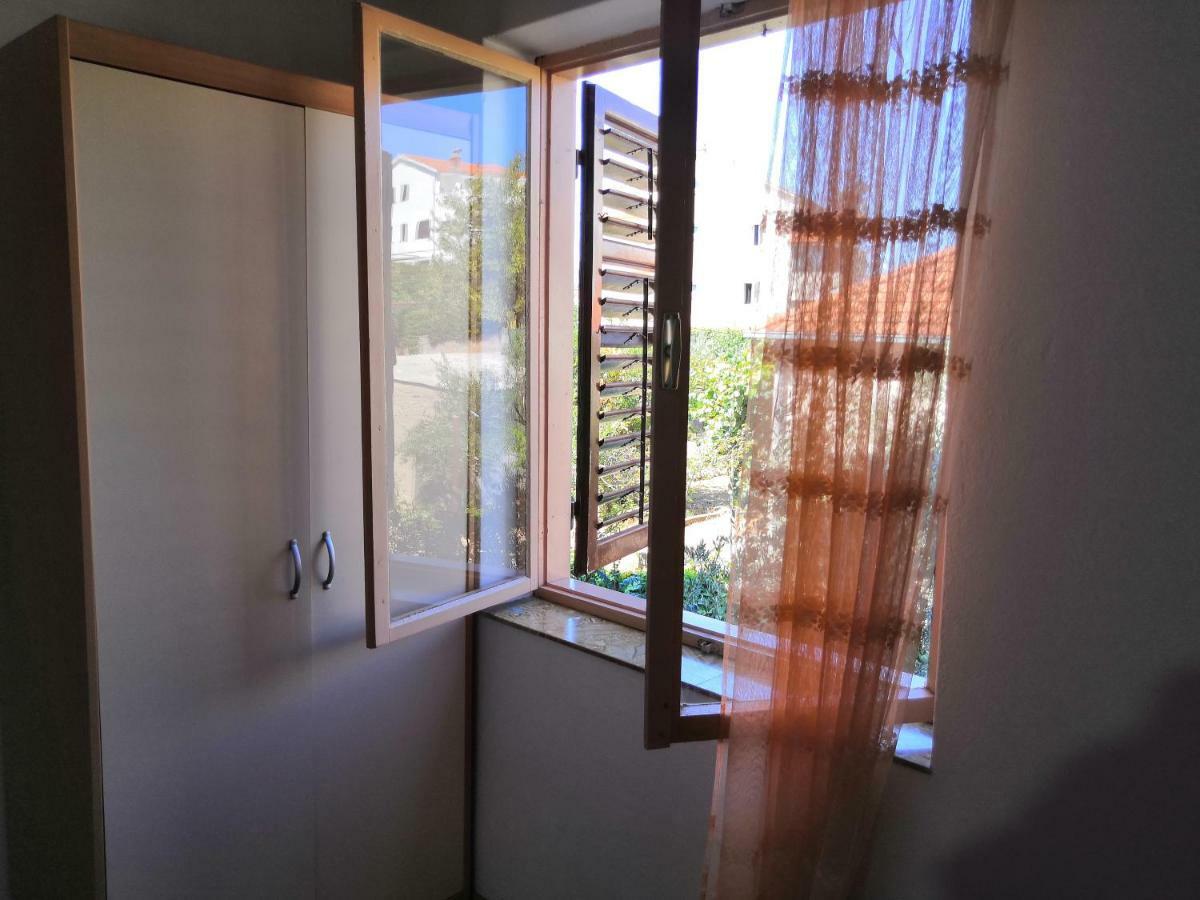 Apartments Srhoj Stari Grad Kültér fotó