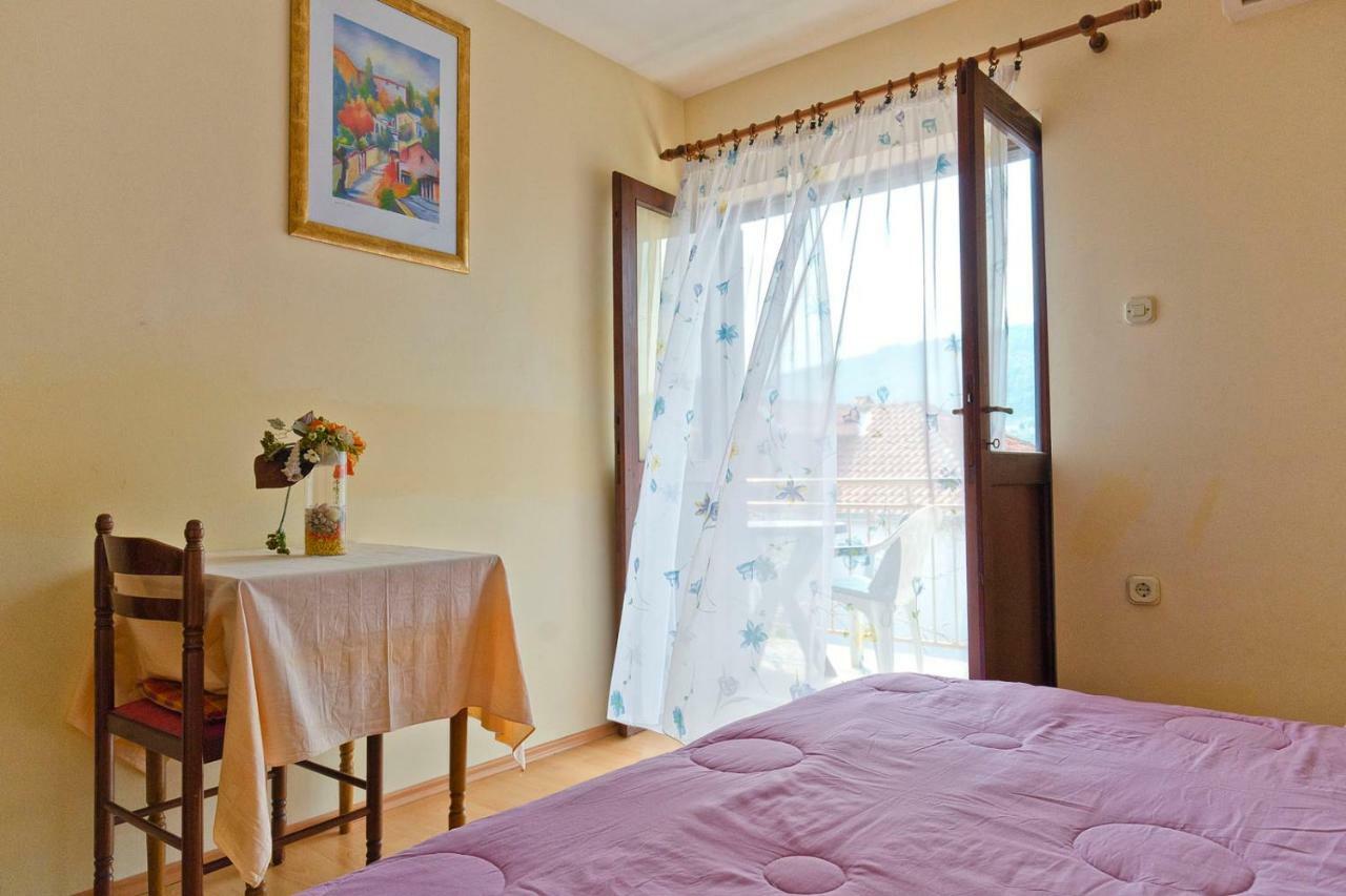 Apartments Srhoj Stari Grad Kültér fotó