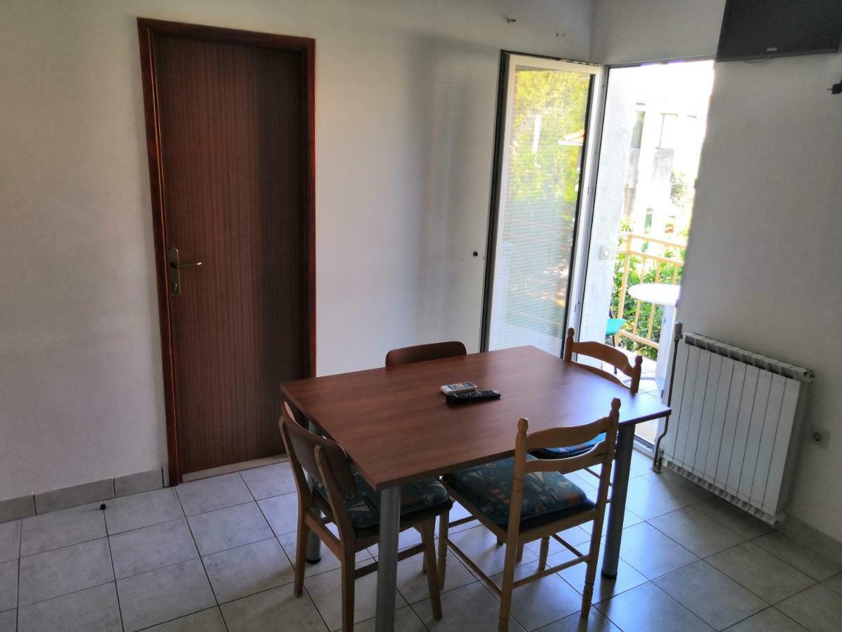 Apartments Srhoj Stari Grad Kültér fotó